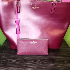 Large Kate Spade tote with matching wallet